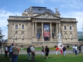 Vorderansicht des Staatstheater Wiesbaden